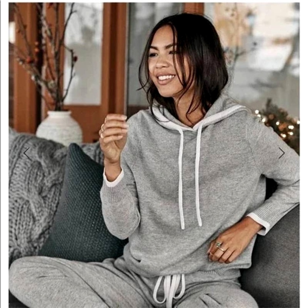 SUMMERSALT The Coziest Cashmere Blend Hoodie small